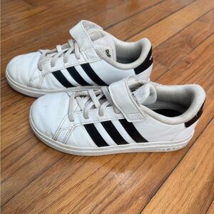 Adidas Child Grand Court 2.0 Elastic Lace & Strap Disc